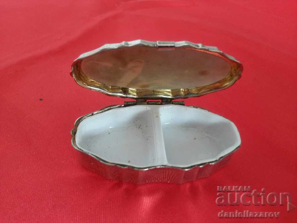 Auction  Old Metal Pillbox, Emphyte