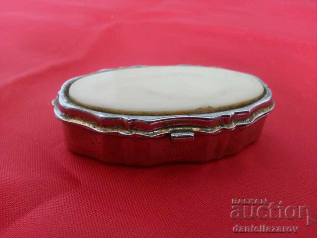 Old Metal Pillbox, Emphyte