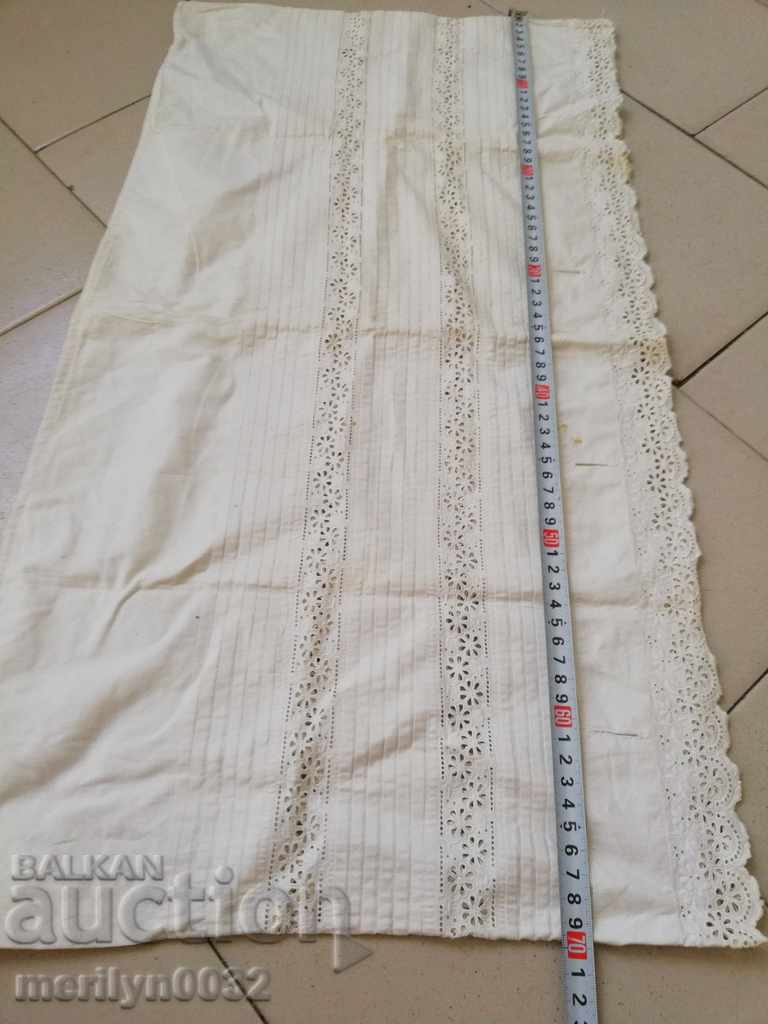 Δημοπρασία Μια παλιά θήκη μαξιλαριού Δημοπρασία Μια παλιά θήκη μαξιλαριού