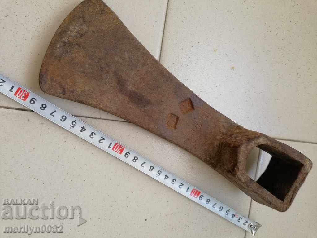 Delivery of Old forged turntable, wrought iron, picking, tool, top Delivery of Old forged turntable, wrought iron, picking, tool, top