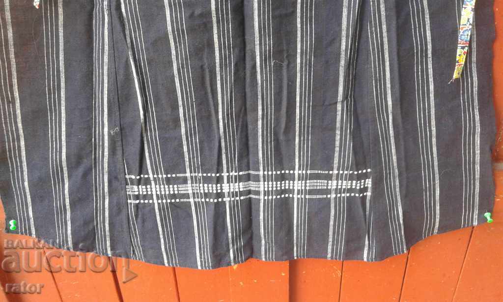 Delivery of Authentic cloaked apron, costume