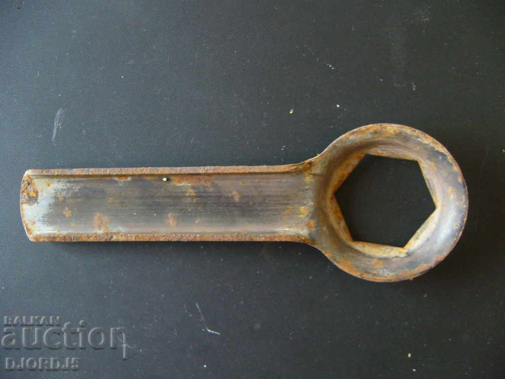 Old key hexagram with price 2.00 BGN | € 1.02 Old key hexagram with price 2.00 BGN | € 1.02