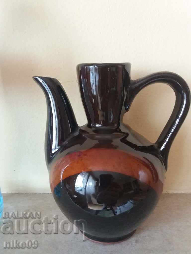 Domestic old wine jug