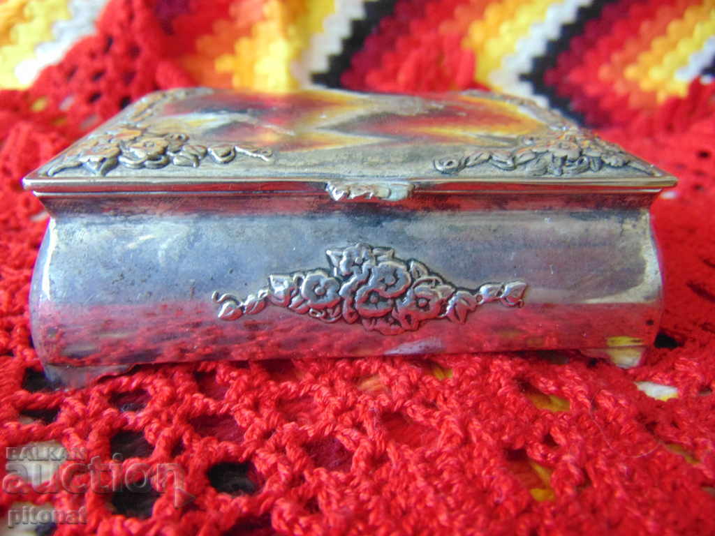 Collectible metal jewelry box with price 25.00 BGN | € 12.78