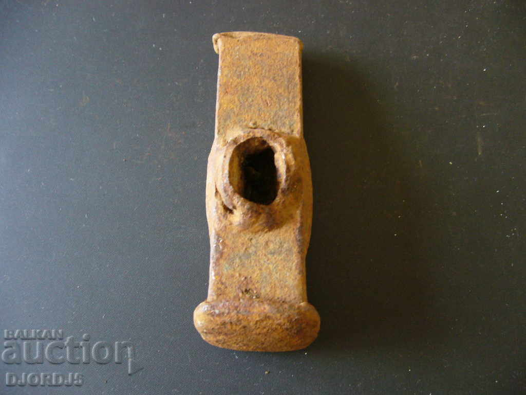 Auction An old hammer Auction An old hammer
