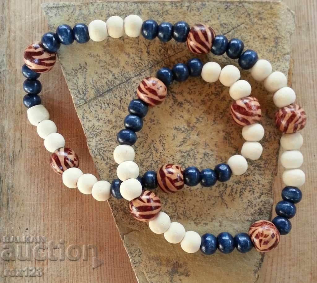 Гердан. БИЖУ. Колие с цена 3.00 лв. | € 1.53 Гердан. БИЖУ. Колие с цена 3.00 лв. | € 1.53