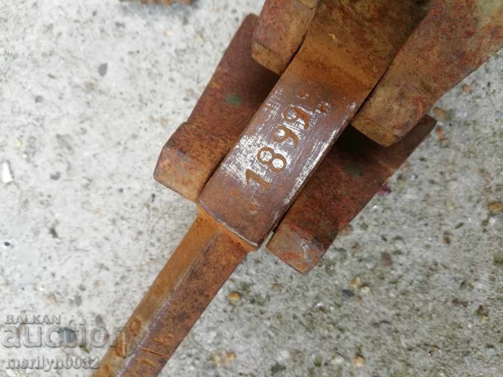 Аукцион Османски кантар с топуз датиран с инициали паланка везна Аукцион Османски кантар с топуз датиран с инициали паланка везна