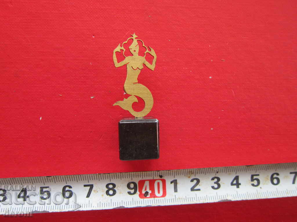 Old bronze figurine figure mermaid with price 10.00 BGN | € 5.11 Old bronze figurine figure mermaid with price 10.00 BGN | € 5.11