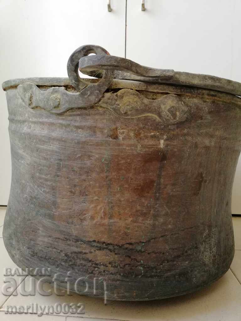 Old harania, a copper pot, a big boiler, a baker, a bumper with price 119.00 BGN | € 60.84 Old harania, a copper pot, a big boiler, a baker, a bumper with price 119.00 BGN | € 60.84