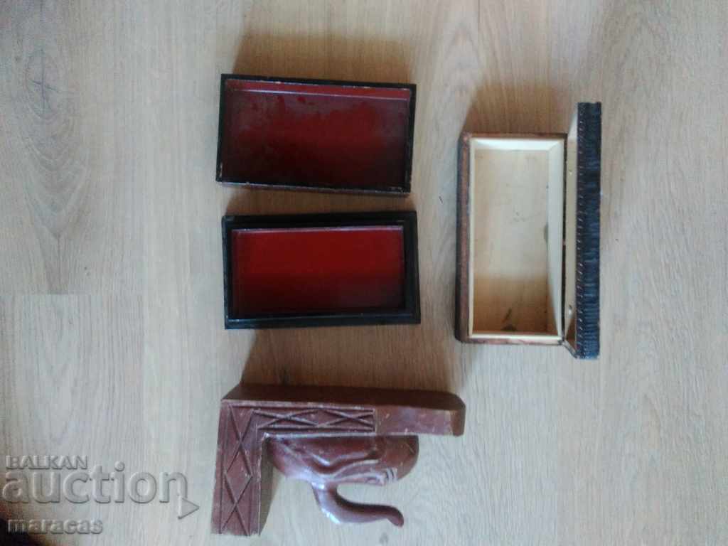 Ξύλινο κουτί και φιγούρα με τιμή € 11.25 | 22.00 BGN