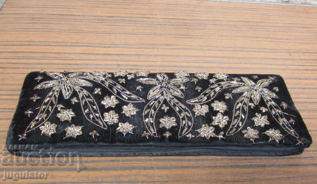 old antique folklore handbag with purse with price 25.00 BGN | € 12.78 old antique folklore handbag with purse with price 25.00 BGN | € 12.78