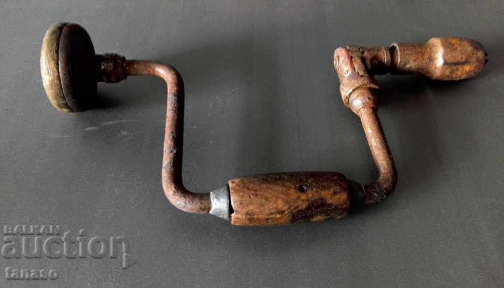 Crăpături antice, efracție, ciocan, instrument de prelucrare a lemnului cu preț 25.00 BGN | € 12.78 Crăpături antice, efracție, ciocan, instrument de prelucrare a lemnului cu preț 25.00 BGN | € 12.78