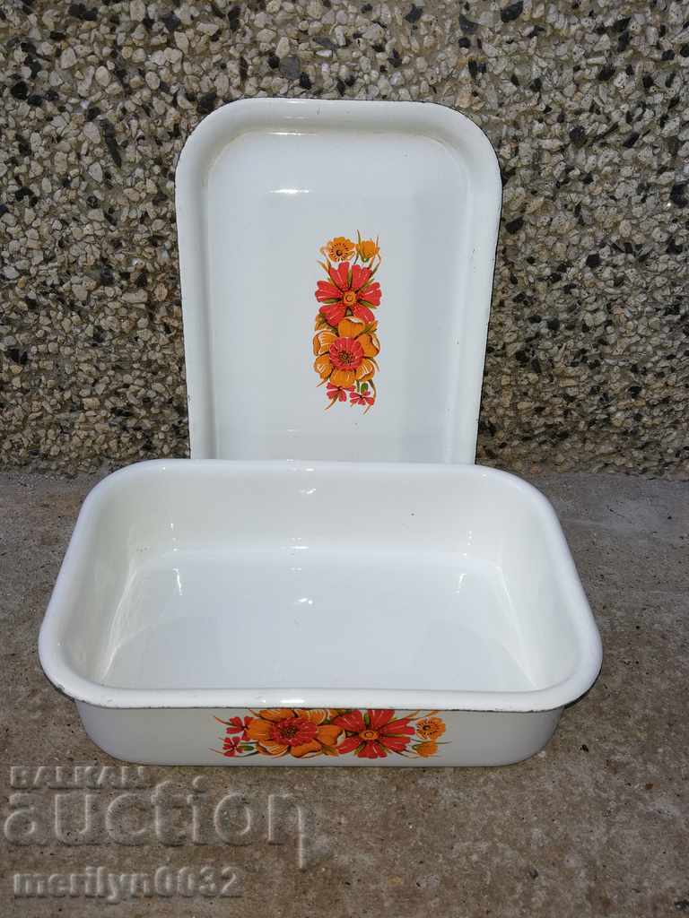 Old enamel food box, enamel dish, jug with price 49.00 BGN | € 25.05 Old enamel food box, enamel dish, jug with price 49.00 BGN | € 25.05