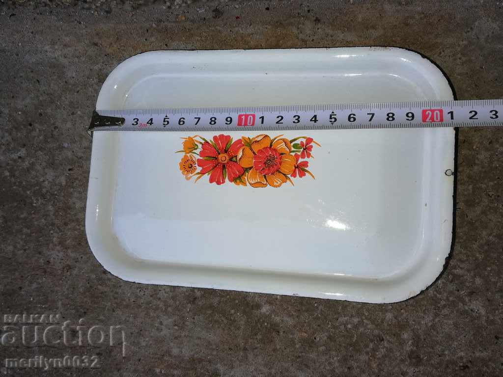 Delivery of Old enamel food box, enamel dish, jug Delivery of Old enamel food box, enamel dish, jug