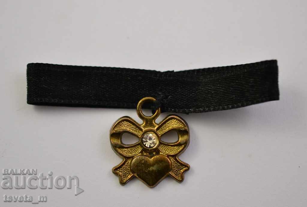 Μια καρφίτσα Μια καρφίτσα