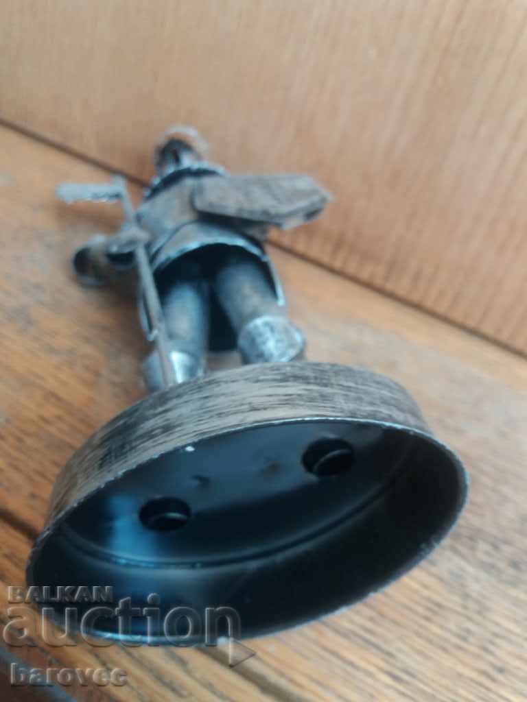 Παράδοση Μεταλλική μορφή ενός ιππότη Παράδοση Μεταλλική μορφή ενός ιππότη