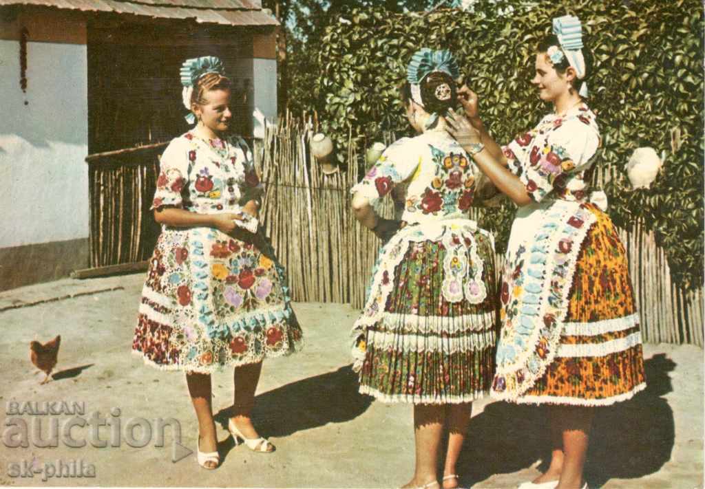Old card - folklore - Hungarian folk costumes
