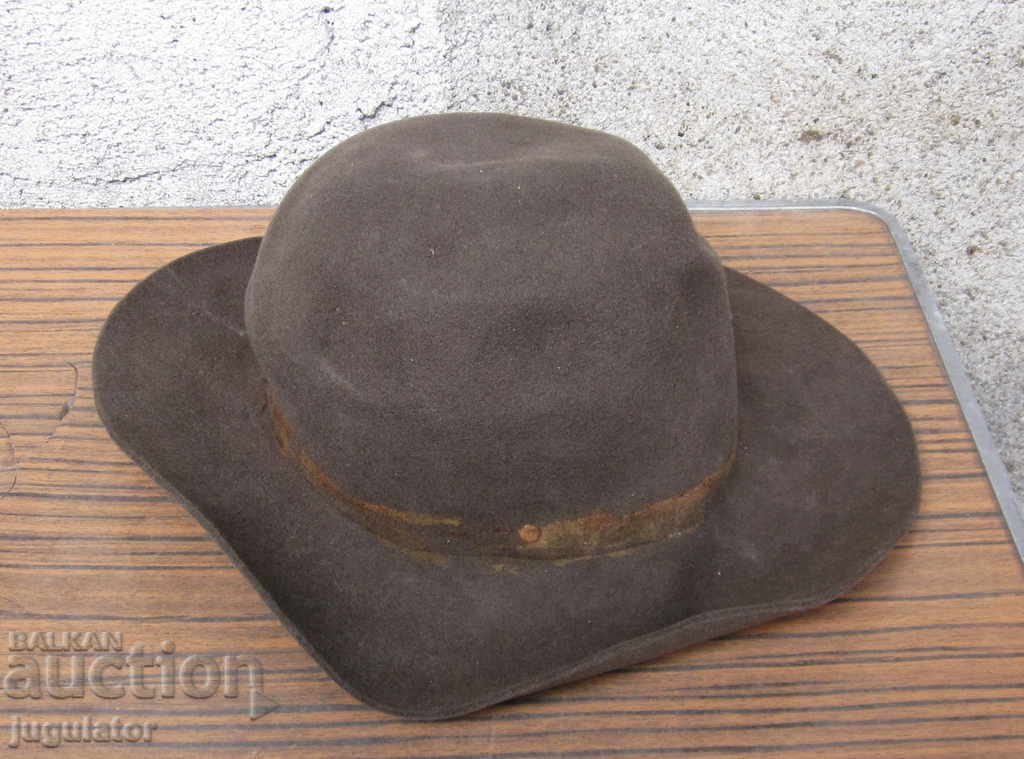 Delivery of original old boy scout cockade hat Delivery of original old boy scout cockade hat