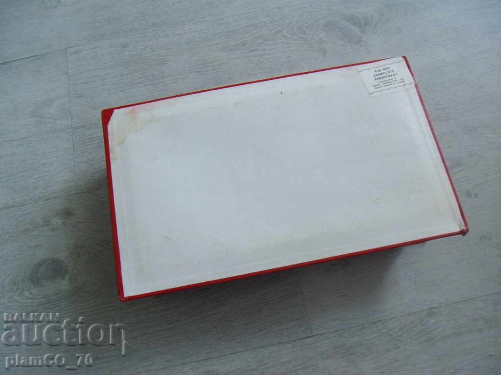 Delivery of No. 1356 old box of chocolates Delivery of No. 1356 old box of chocolates