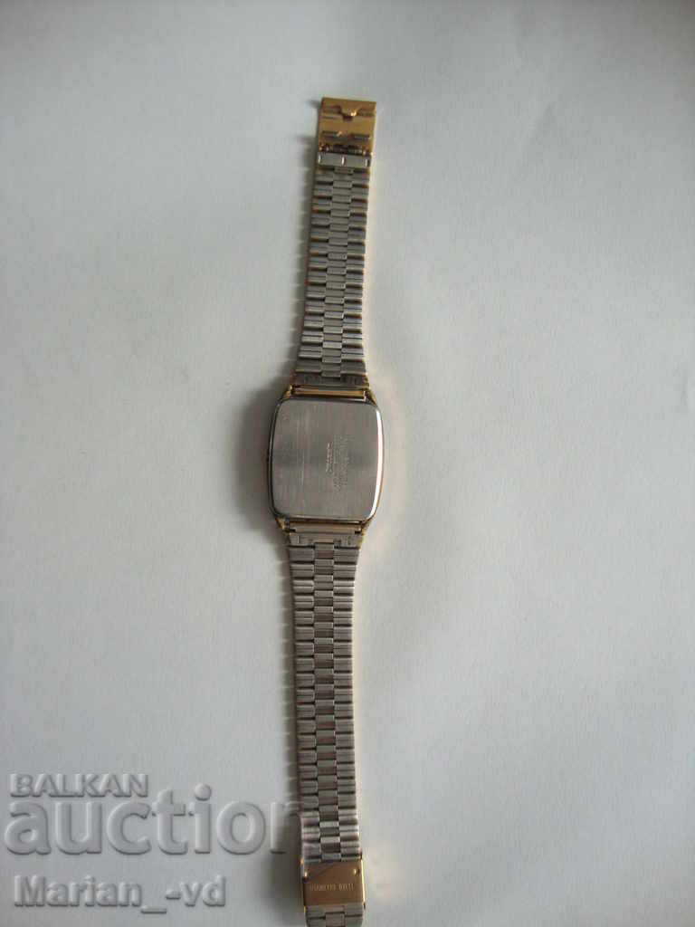 Delivery of quartz clock orient vx