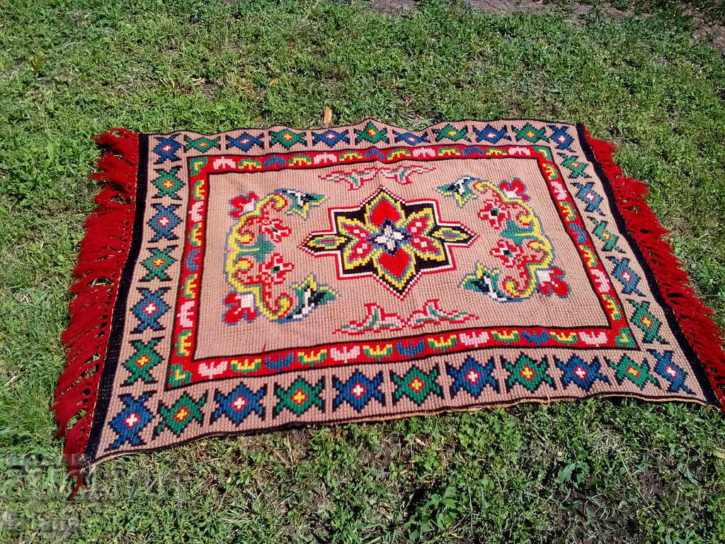 Delivery of Ancient carpet Delivery of Ancient carpet