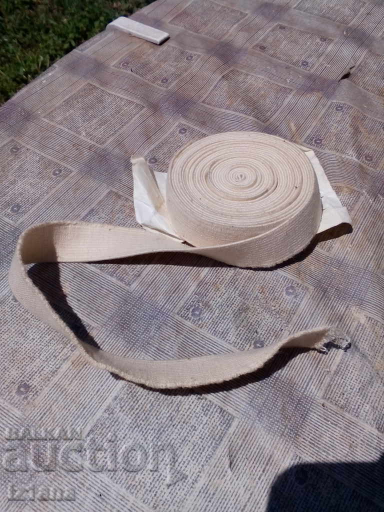 Licitație O elastică veche pentru jartiere