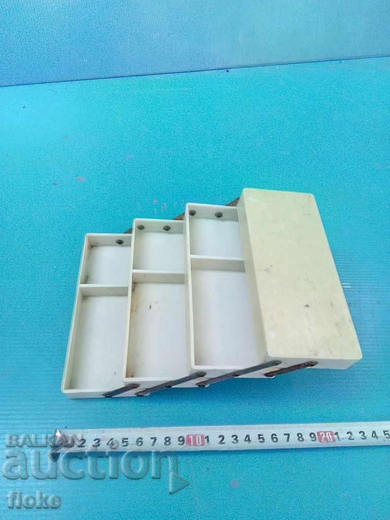 Auction Plastic box for small things Auction Plastic box for small things
