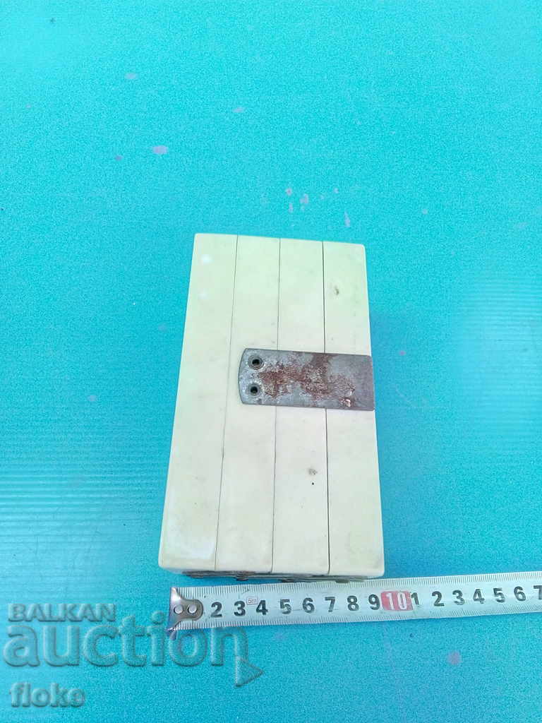 Delivery of Plastic box for small things Delivery of Plastic box for small things