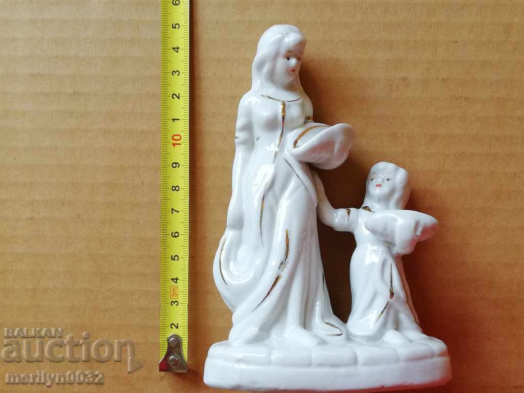 Figure, porcelain plastic, statuette, pano, with price 48.00 BGN | € 24.54 Figure, porcelain plastic, statuette, pano, with price 48.00 BGN | € 24.54