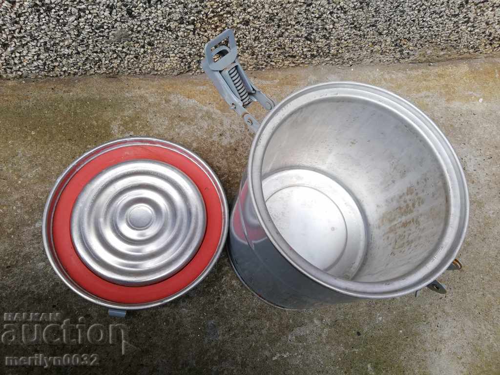 Auction Old cake for food cesspool Auction Old cake for food cesspool