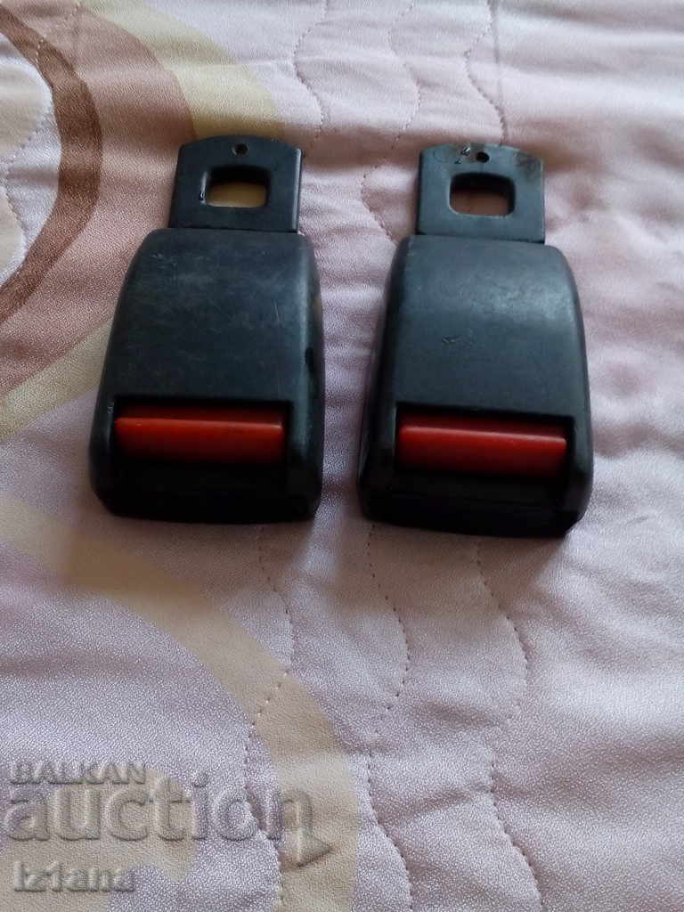 Catarame vechi de centura cu preț 10.00 BGN | € 5.11 Catarame vechi de centura cu preț 10.00 BGN | € 5.11