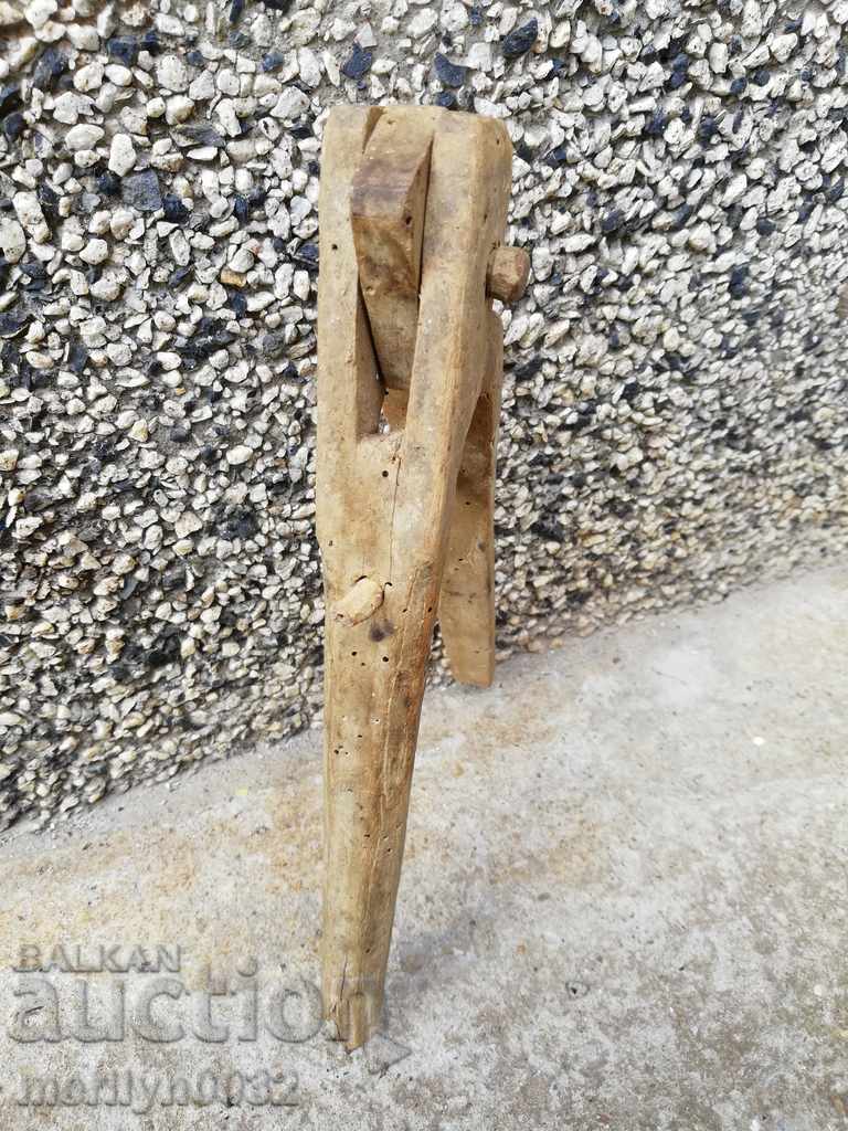 Delivery of Old carpentry, wood, wooden, primitive Delivery of Old carpentry, wood, wooden, primitive