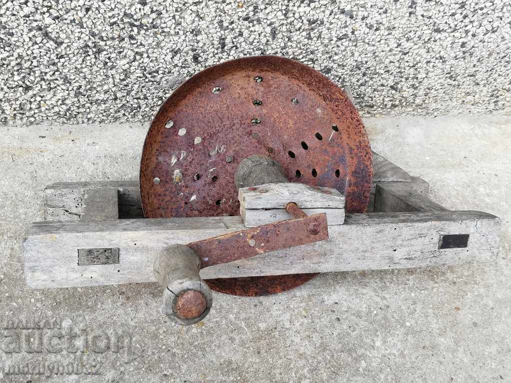 Primitive grater for fruits and vegetables - 5 Primitive grater for fruits and vegetables - 5