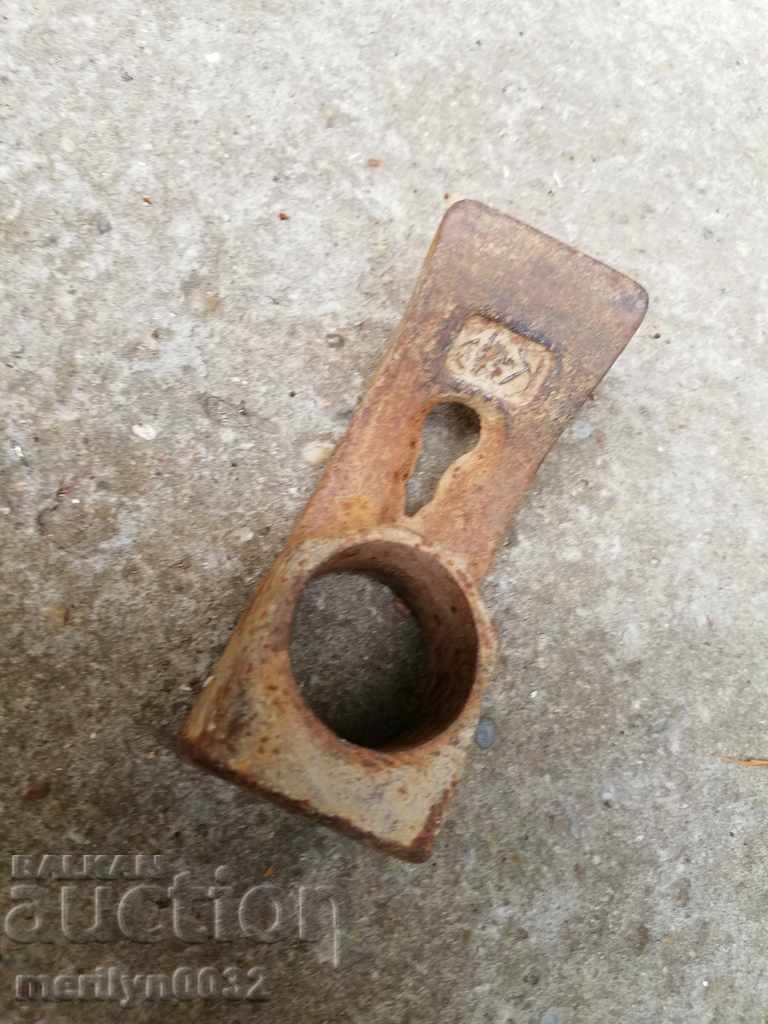 Old tesla, tool, tools with price 41.00 BGN | € 20.96 Old tesla, tool, tools with price 41.00 BGN | € 20.96