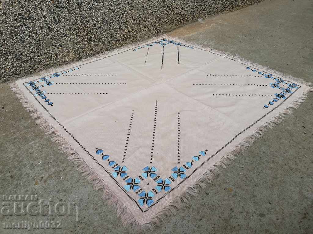 Carton brodat vechi, fețe de masă, mei, broderie bulgară cu preț 37.00 BGN | € 18.92