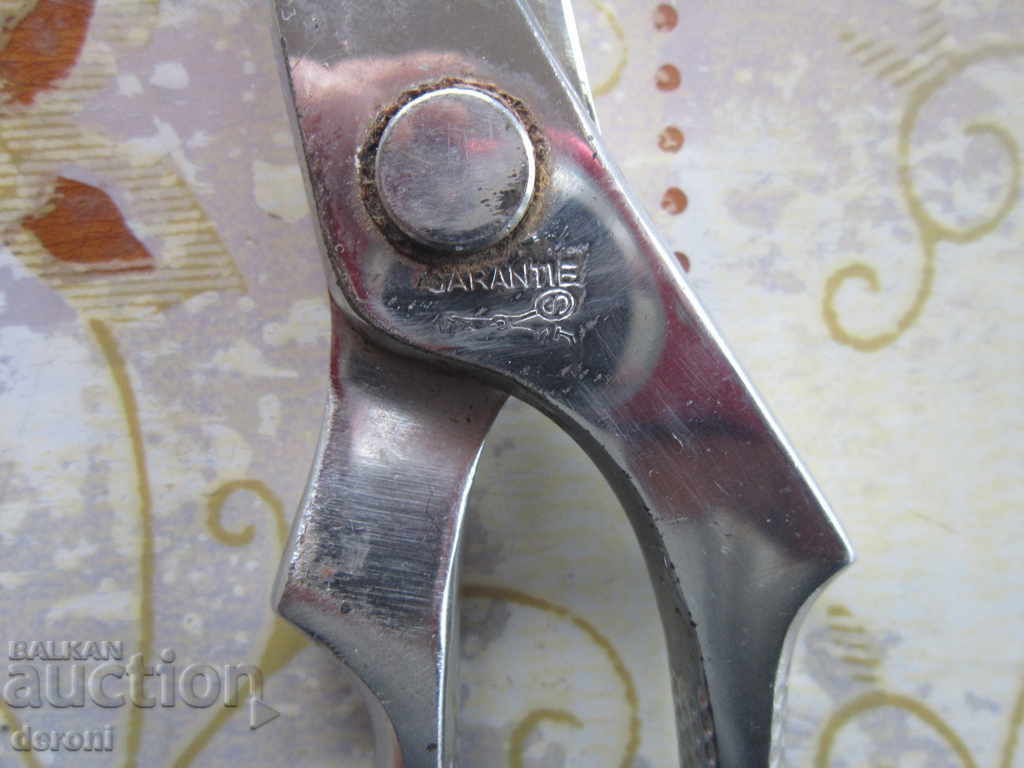 Amazing scissors Garantie Solingen with price 30.00 BGN | € 15.34