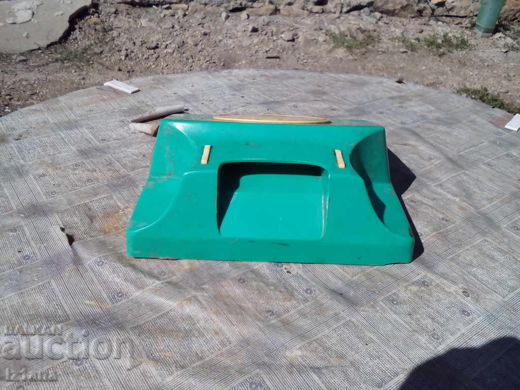 Auction A box of an old phone Auction A box of an old phone