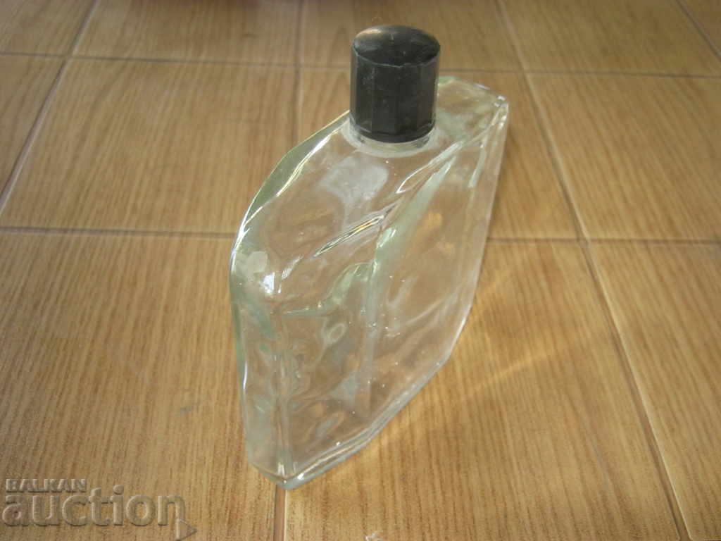 γυάλινη φιάλη με τιμή 5.50 BGN | € 2.81