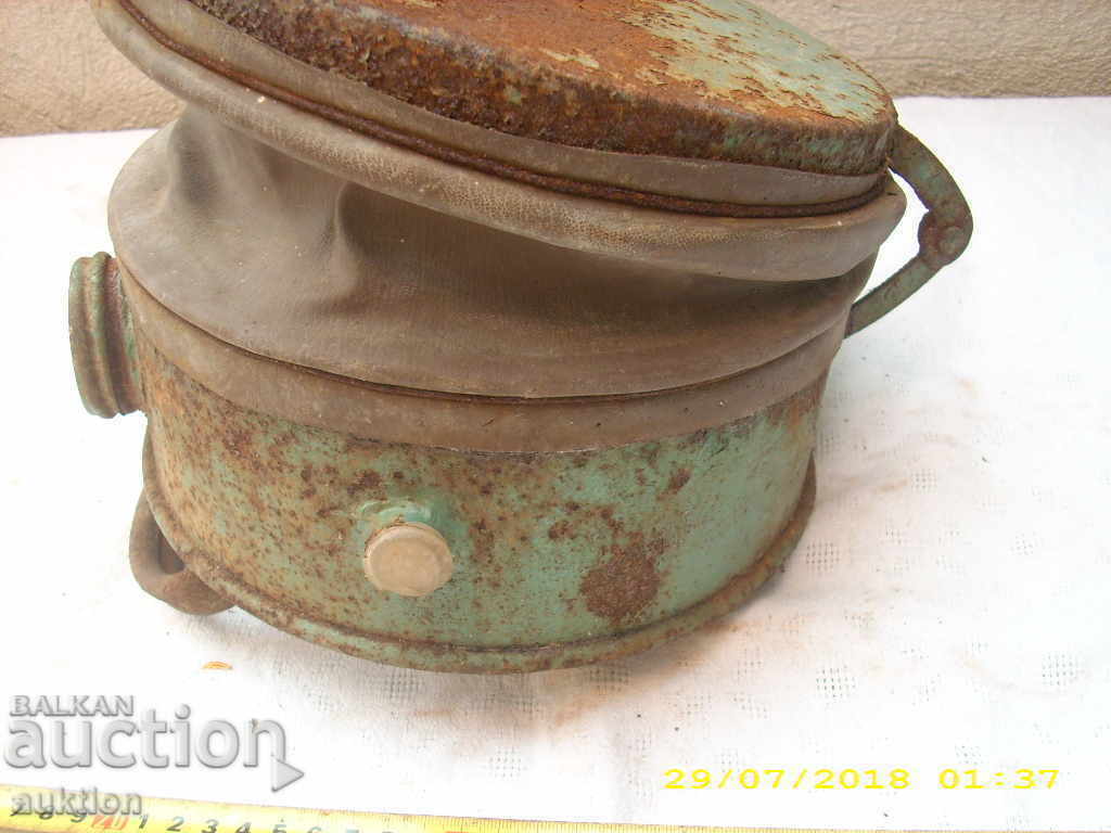 Auction OLD SPRAYING PADS WITH POWDER Auction OLD SPRAYING PADS WITH POWDER