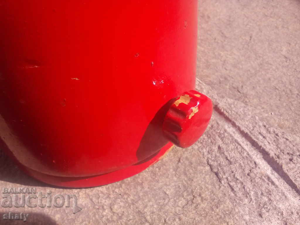 Παράδοση Μεγάλο παλιό μύλο. Καφετιέρα. Παράδοση Μεγάλο παλιό μύλο. Καφετιέρα.