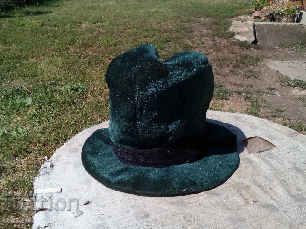 Auction  Cap TULAMORE DUE