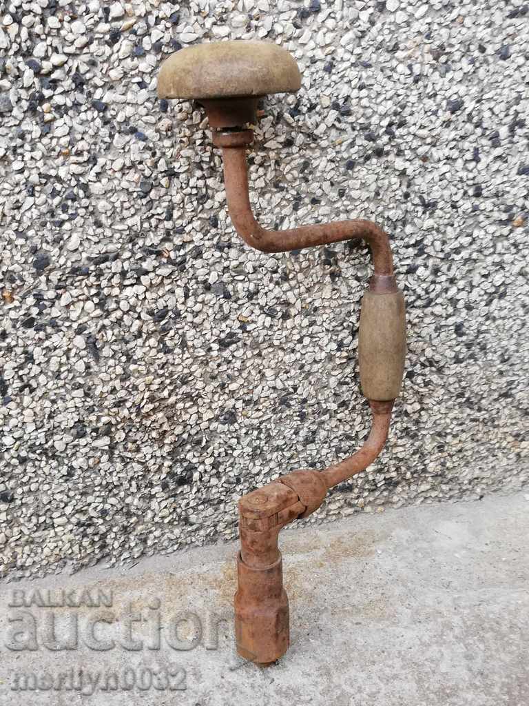 Licitație Sculptor vechi, criză, efracție, începutul secolului al XX-lea