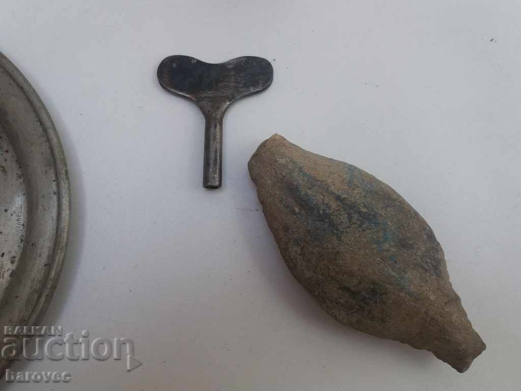 Auction Lot of old metal objects Auction Lot of old metal objects