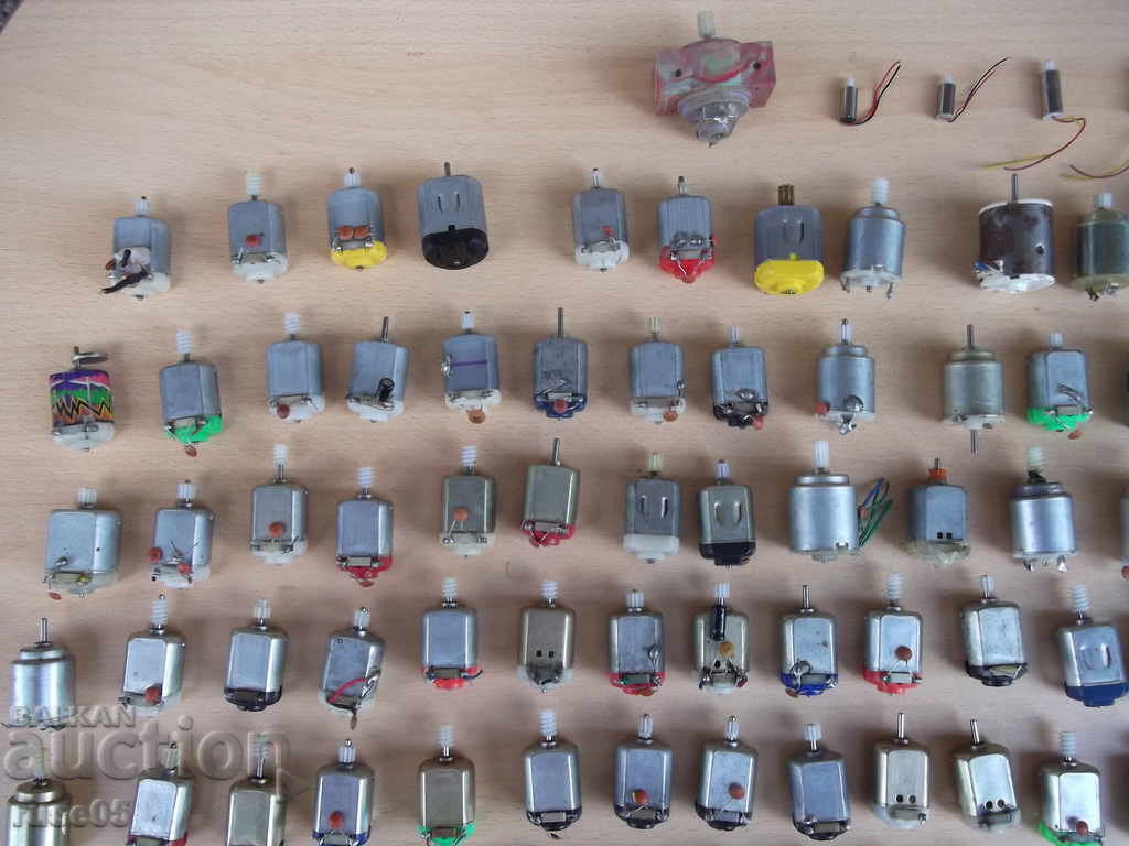 Auction  Lot of 178 pcs. microelectronics DC. working