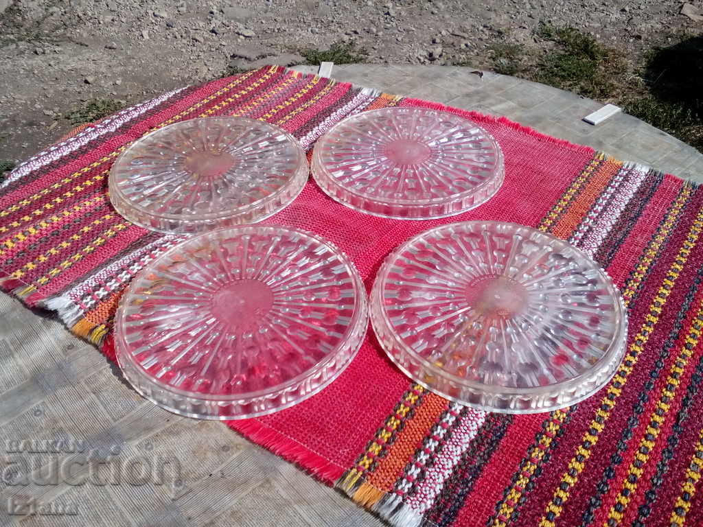 Παλιά πιάτα, μαξιλάρια με τιμή 12.00 BGN | € 6.14 Παλιά πιάτα, μαξιλάρια με τιμή 12.00 BGN | € 6.14