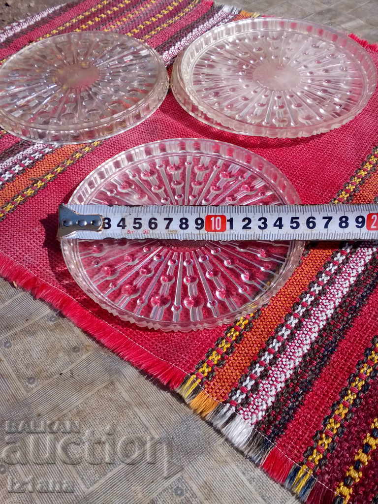 Δημοπρασία Παλιά πιάτα, μαξιλάρια Δημοπρασία Παλιά πιάτα, μαξιλάρια