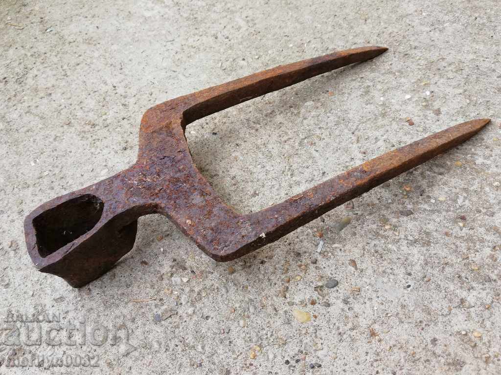 Delivery of Old twin forged, villa, wrought iron Delivery of Old twin forged, villa, wrought iron