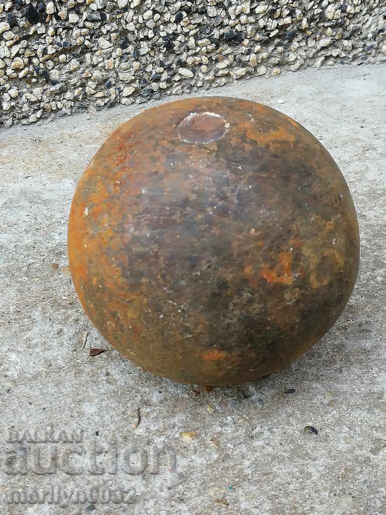 An old cannon top gun moves, a Crimean warfare BOB - 5