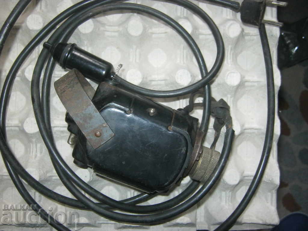 Cântăreaţă. Motorul mașinii de cusut. Cântăreaţă. Motorul mașinii de cusut.