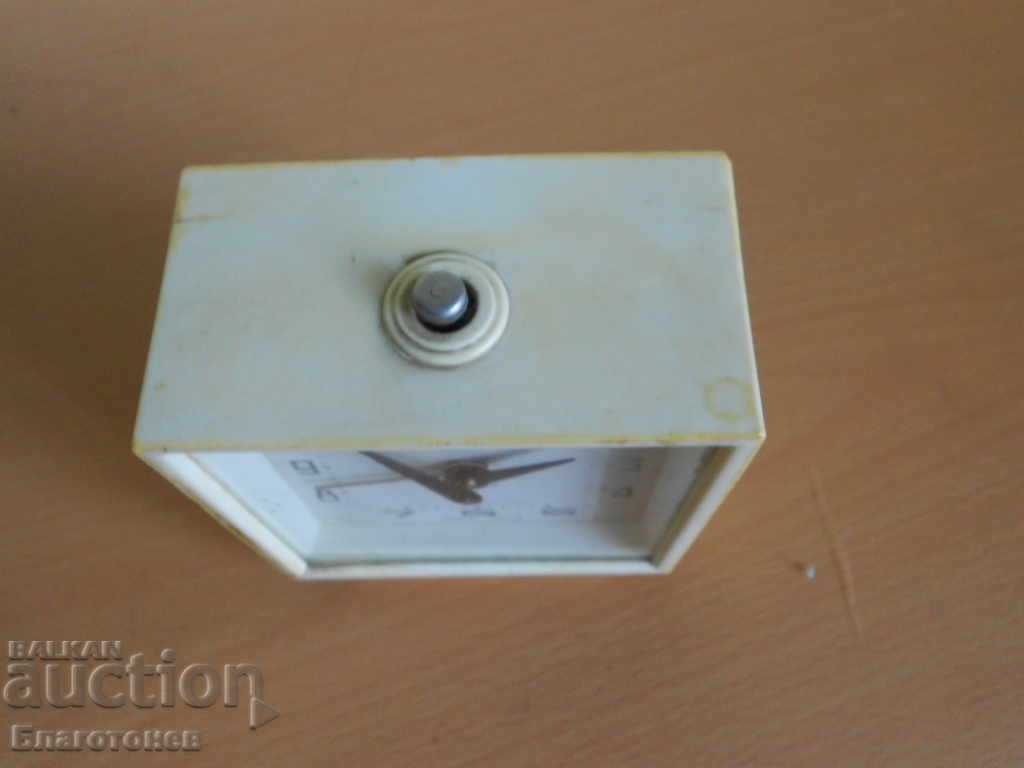 Livrarea ceas cu alarmă vechi Livrarea ceas cu alarmă vechi